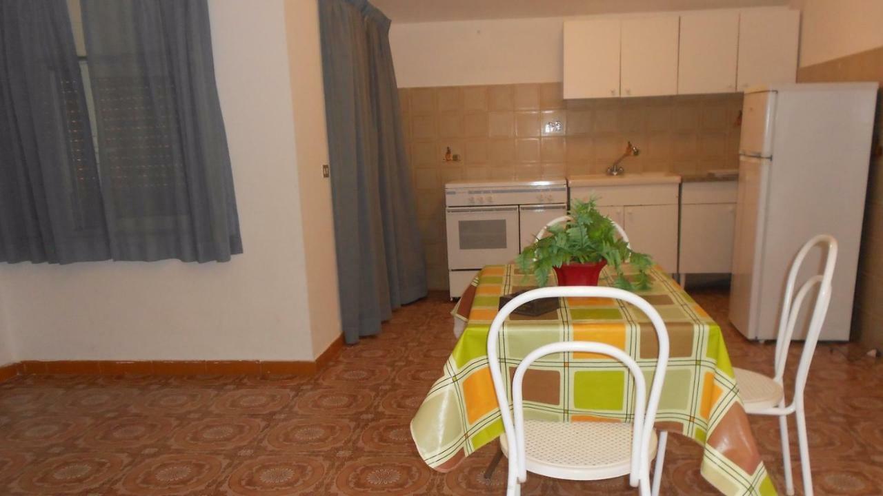 Yellow House Apartment Trappeto  Exterior photo